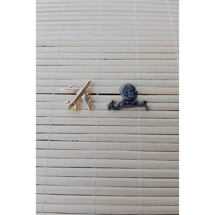 2 Adet Sari renkli ucak maketli Siyah Ataturk siluetli imzali Sarrafiyeli taki ceket yaka ignesi yaka rozeti