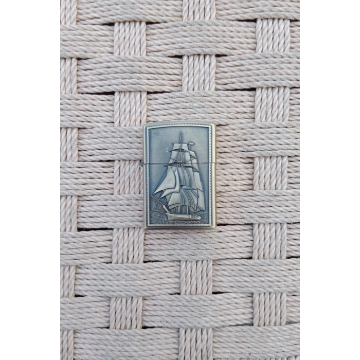 Ozel Tasarim Sari renkli Savas Gemili kabartmali premium zippo Cakmak