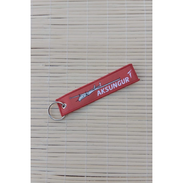 aksungur istikbal goklerdedir yazili kirmizi beyaz nakis islemeli bez anahtarlik