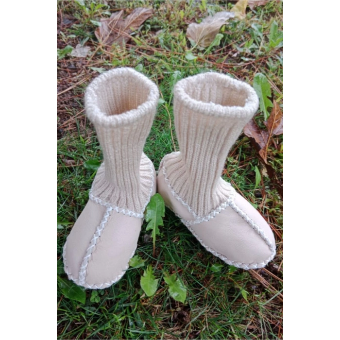 bej renkli hakiki kuzu derisi corapli model organik cocuk bebek ilkadim patik deri ayakkabi