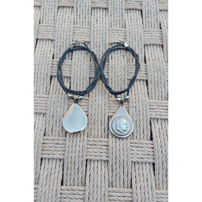 Beyaz Renkli Ataturk Siluetli Kabartmali Ozel Tasarimli Paslanmaz Celik Kolye