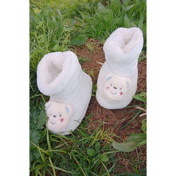 beyaz renkli ayicikli model ici pelus pamuklu organik hafif taban ortopedik cocuk patik panduf