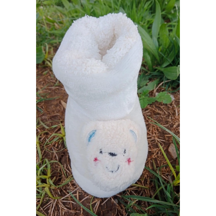 beyaz renkli ayicikli model ici pelus pamuklu organik hafif taban ortopedik cocuk patik panduf