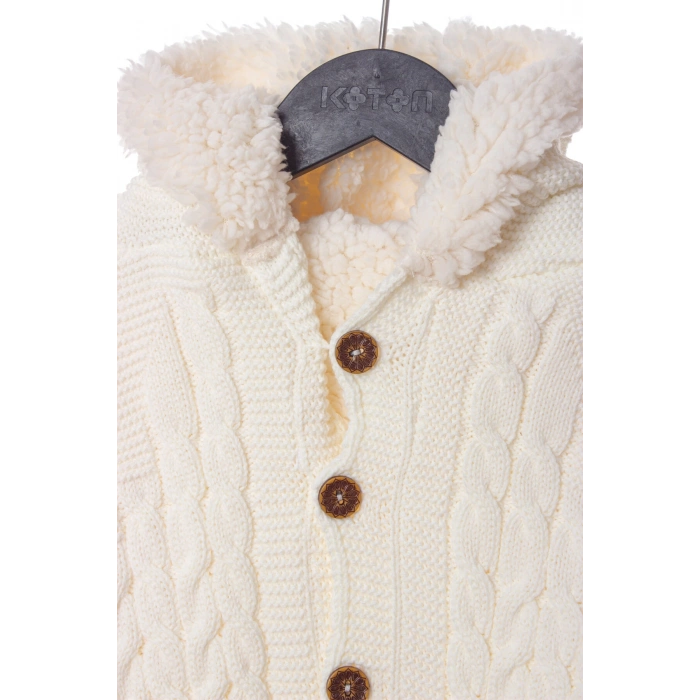 beyaz renkli bebe wersoft dugmeli triko uzun kollu kaliteli kapusonlu bebek tulum