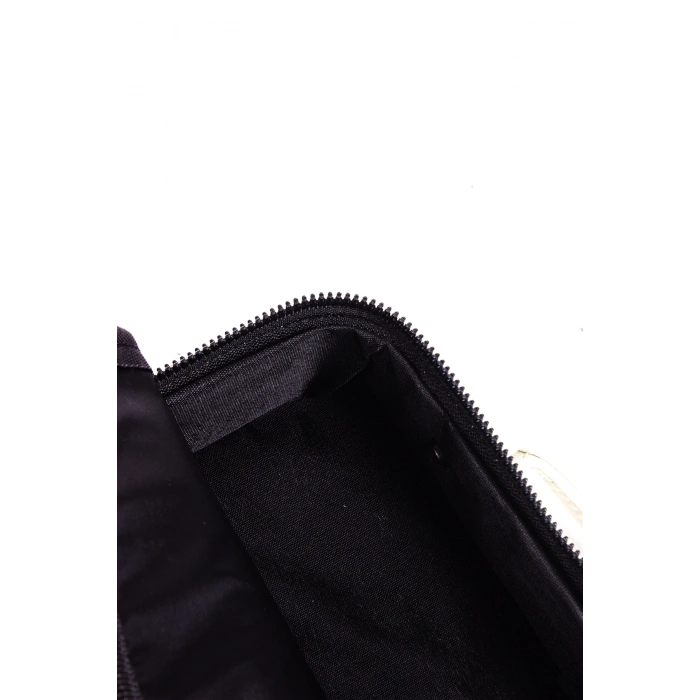 beyaz renkli fermuarli deri el cantasi