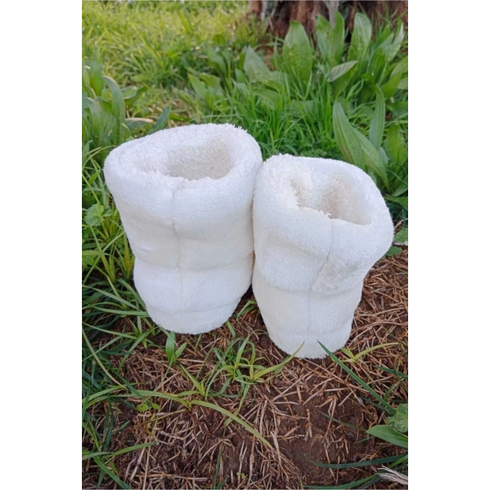 beyaz renkli kalpli gulen yuz model ici pelus pamuklu organik hafif taban ortopedik cocuk patik panduf