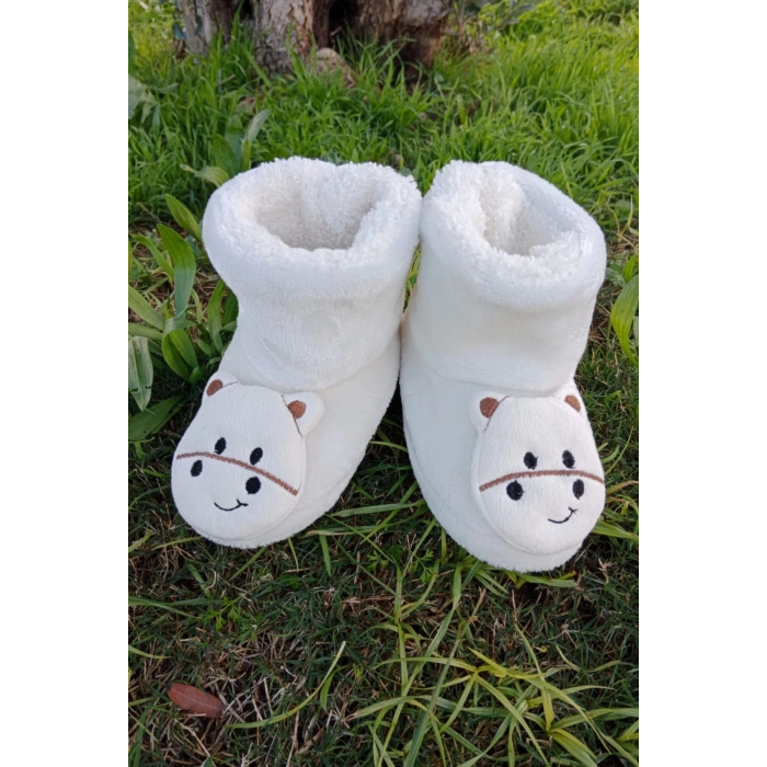 beyaz renkli kuzu model ici pelus pamuklu organik hafif taban ortopedik cocuk patik panduf