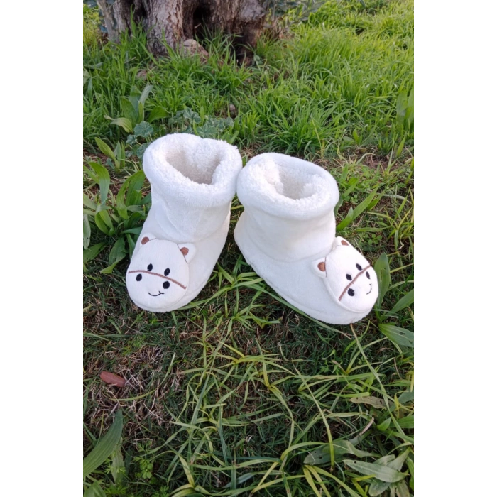 beyaz renkli kuzu model ici pelus pamuklu organik hafif taban ortopedik cocuk patik panduf