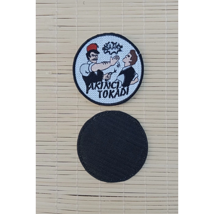 beyaz zemin nakis islemeli akinci tokadi arma pec patch