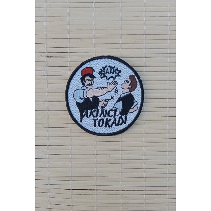 beyaz zemin nakis islemeli akinci tokadi arma pec patch