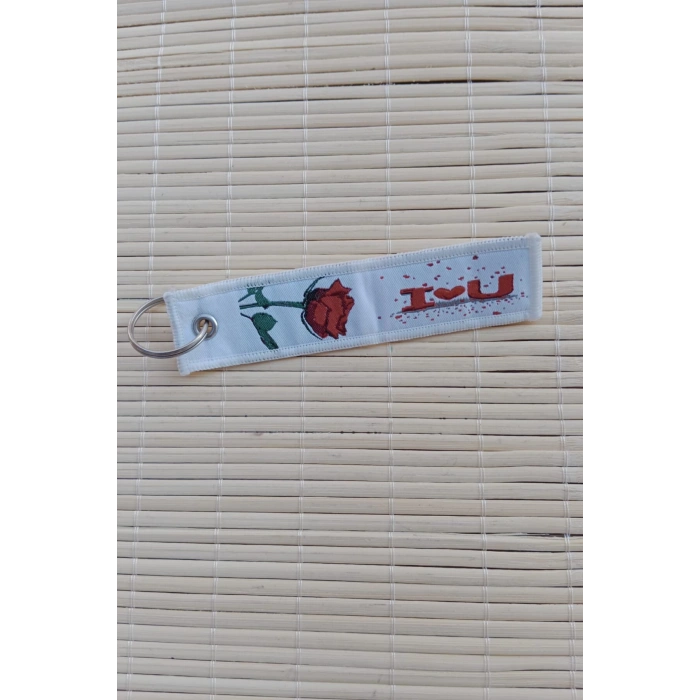 canim anneme yazili beyaz kirmizi nakis islemeli bez anahtarlik