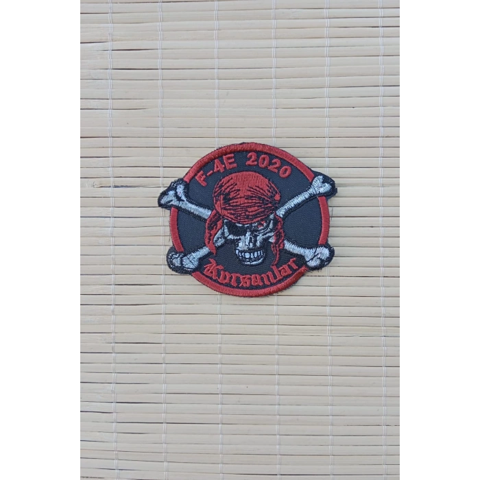 f 4e 2020 korsanlar yazili korsan logolu nakis islemeli arma pec patch