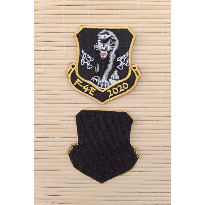F 4E 2020 Yazili Ucak ve Kaplan Logolu Siyah Zemin Nakis islemeli Arma Patch Pec