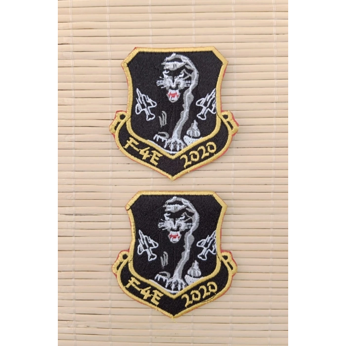 f 4e 2020 yazili ucak ve kaplan logolu siyah zemin nakis islemeli arma pec patch