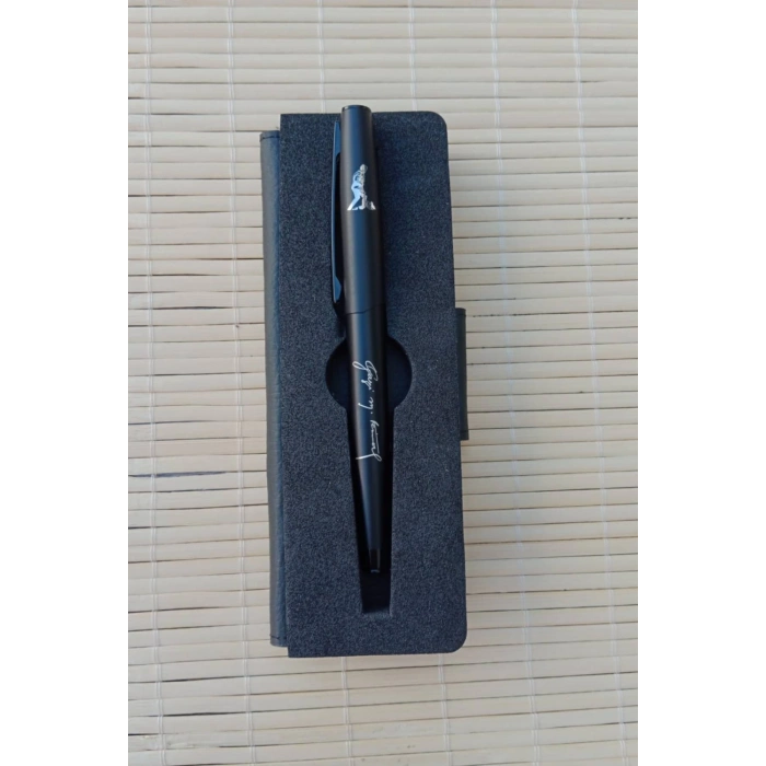 Gazi Mustafa Kemal imzali siyah renkli Lazer Baskili kapakli metal govdeli mavi roller uclu tukenmez kalem