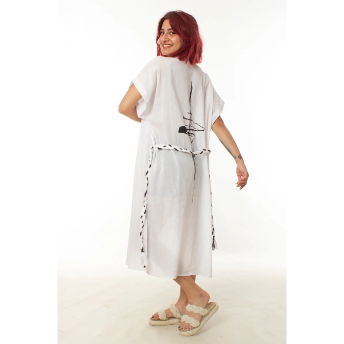 geleneksel tahta baski keten dokuma beyaz renkli imza desenli baskili kisa kollu plaj elbisesi gomlek