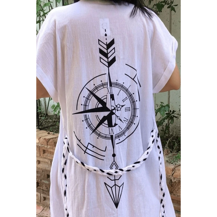 geleneksel tahta baski keten dokuma beyaz renkli pusula desenli baskili kisa kollu plaj elbisesi gomlek