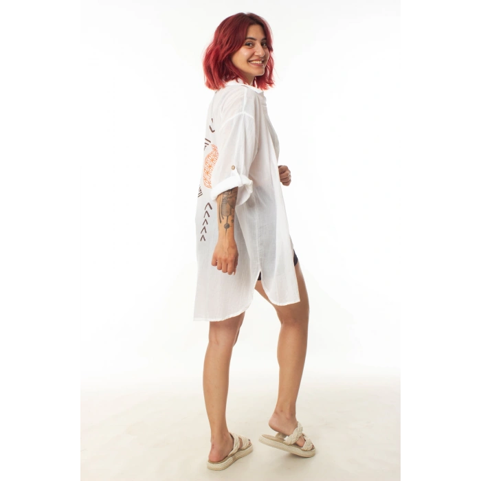 geleneksel tahta baski keten dokuma beyaz renkli yasam cicegi baski uzun kollu plaj elbisesi gomlek