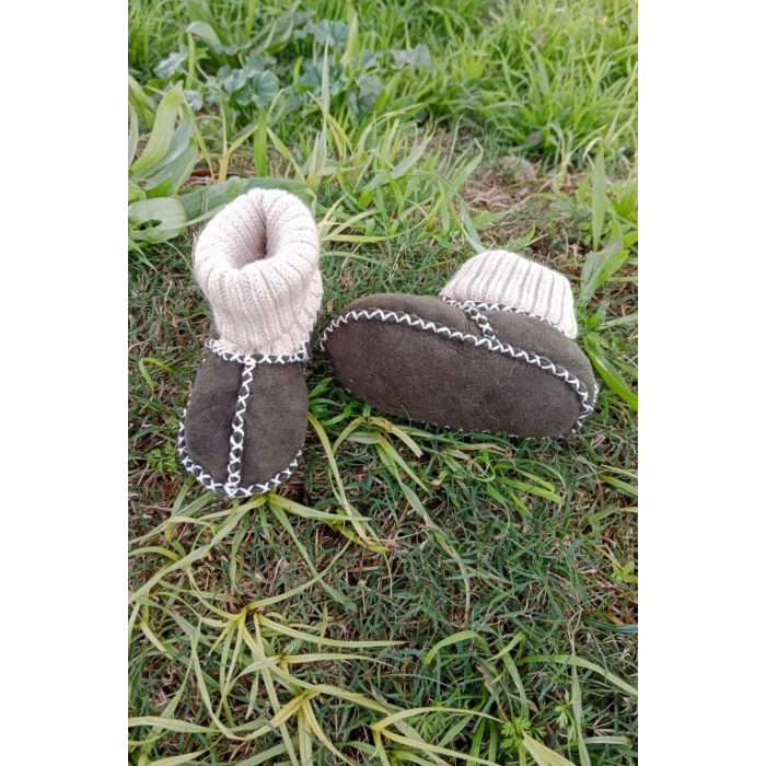 haki renkli hakiki kuzu derisi corapli model organik cocuk bebek ilkadim patik deri ayakkabi