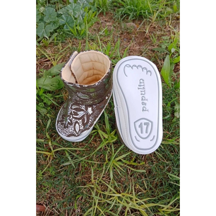 haki renkli ici pamuklu cirtli bantli kapamali organik unisex cocuk bebek ilkadim patik panduf