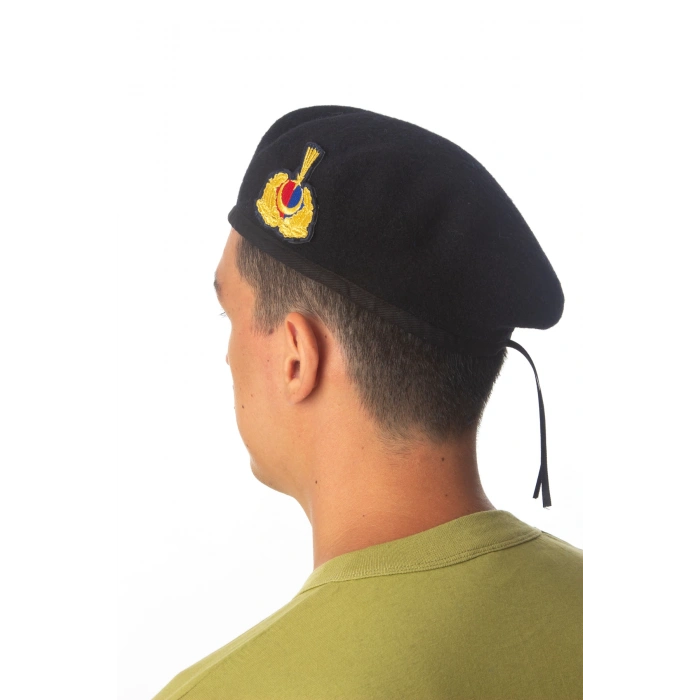 Jandarma Siyah Renkli Kokartli Subay Harici Yan Bere