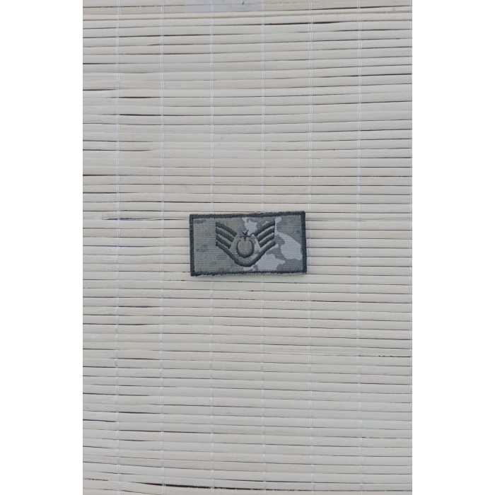 kara kuvvetleri kamuflaj renkli astsubay ustcavus nakis mini tisort rutbe