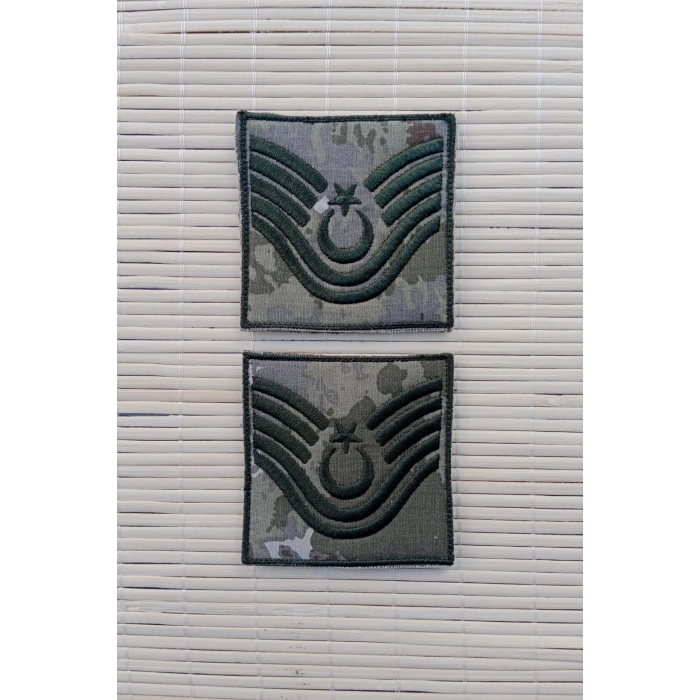 kara kuvvetleri kamuflaj renkli nakis islemeli astsubay kidemli ustcavus kol rutbesi