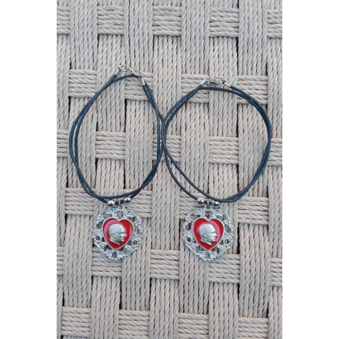 Kirmizi Beyaz Renkli Ozel Tasarim Kalp Kabartmali Ataturk Siluetli Paslanmaz Celik Kolye