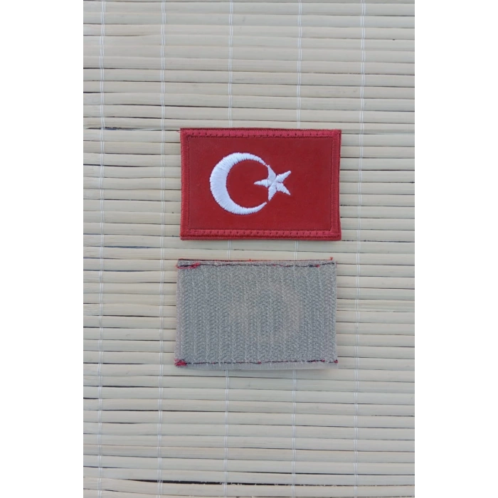 kirmizi kadife zemin ayyildiz nakis islemeli pec arma patch