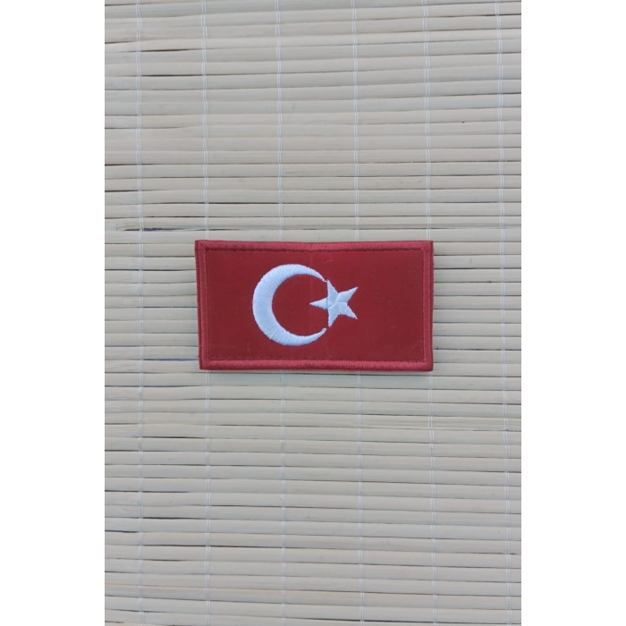 kirmizi kadife zemin ayyildiz nakis islemeli arma patch pec