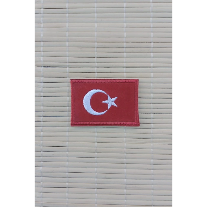 kirmizi kadife zemin ayyildiz nakis islemeli arma pec patch