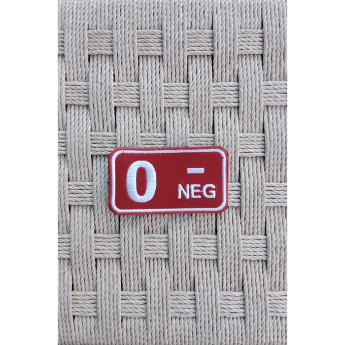 kirmizi kadife zemin beyaz nakis islemeli 0 - neg kan gruplu arma patch pec