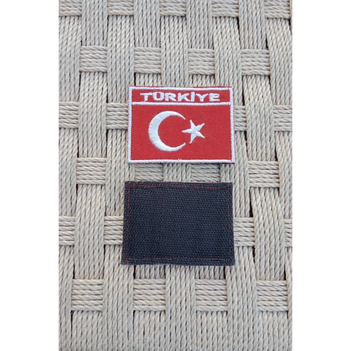 kirmizi kadife zemin turkiye yazili ayyildiz bayrakli nakis islemeli arma patch pec