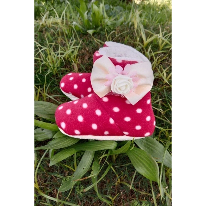 kirmizi renkli fiyonklu cicekli beyaz gul modeli ici pamuklu organik hafif taban ortopedik cocuk bebek ilkadim patik panduf