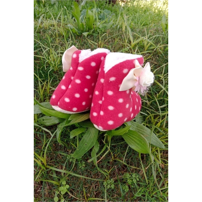 kirmizi renkli fiyonklu cicekli beyaz gul modeli ici pamuklu organik hafif taban ortopedik cocuk bebek ilkadim patik panduf