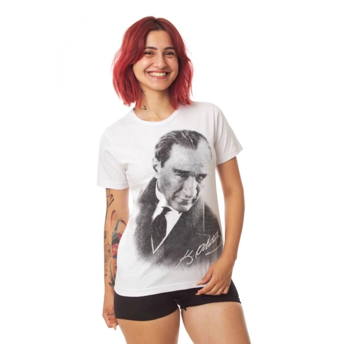 kisa kollu dijital baskili beyaz siyah ataturk resimli imzali cocuk tisort