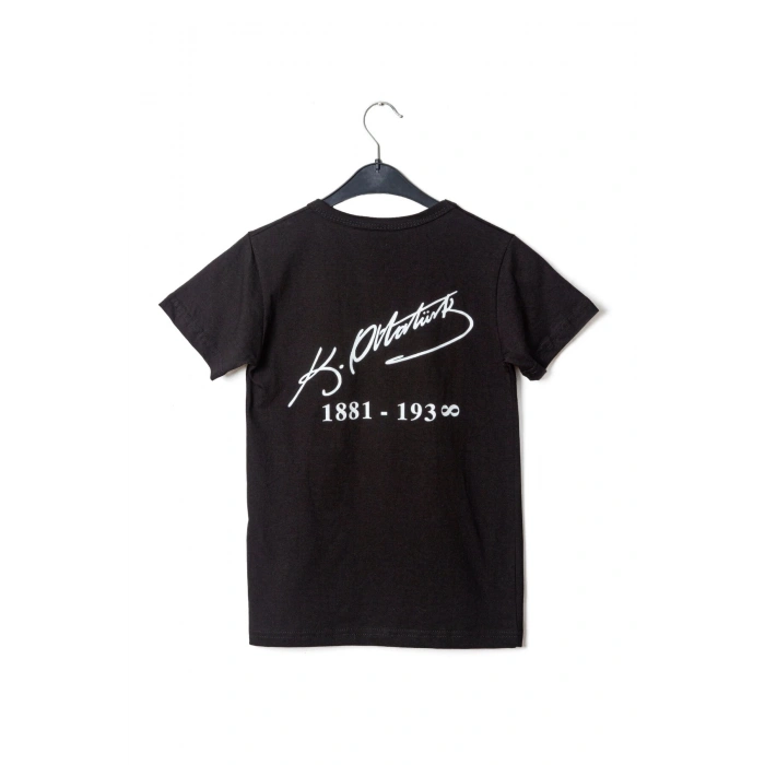 kisa kollu dijital baskili siyah beyaz ataturk resimli imzali cocuk tisort