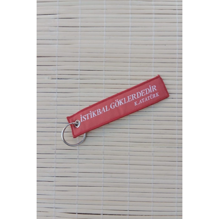 kizilelma istikbal goklerdedir yazili kirmizi beyaz nakis islemeli bez anahtarlik