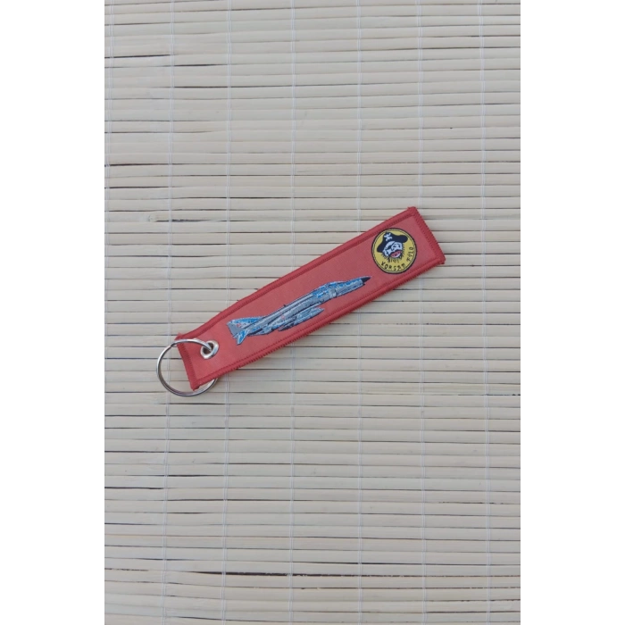 korsan filo yazili kirmizi beyaz nakis islemeli bez anahtarlik