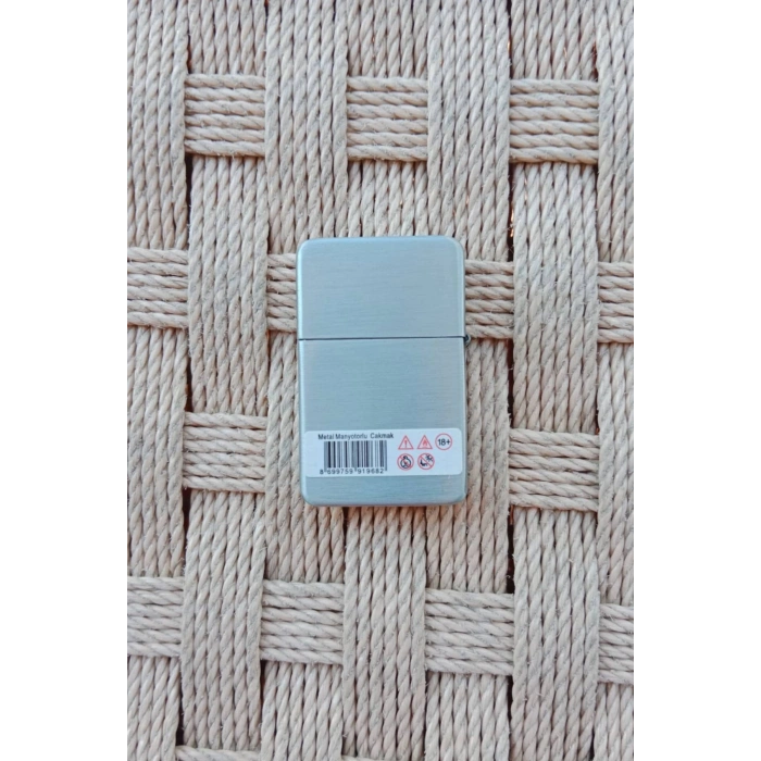 Metal Renkli Marijuana Desen Kabartmali Benzinli Zippo Cakmak