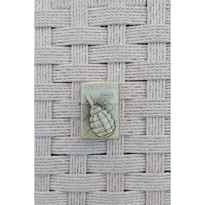Ozel Tasarim Altin Sarisi Renkli Benzinli Grenade Boom Yazili Kabartmali El Bombasi Desenli premium zippo Cakmak