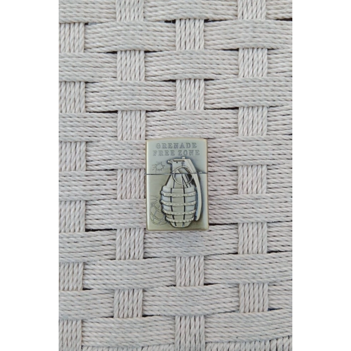 Ozel Tasarim Altin Sarisi Renkli Benzinli Grenade Free Zone Yazili Kabartmali El Bombasi Desenli zippo Cakmak