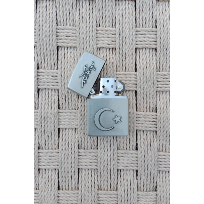 Ozel Tasarim Beyaz Renkli Turkiye Yazili Ayyildiz Kabartmali Zippo Cakmak