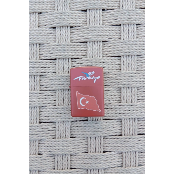 Ozel Tasarim Kirmizi Renkli Benzinli Turkiye Yazili Ayyildiz Bayrakli premium zippo Cakmak