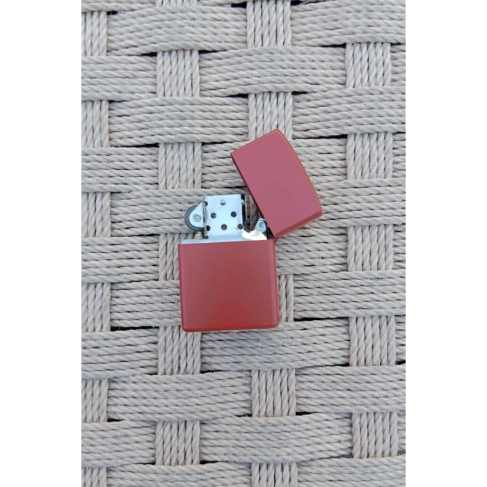 Ozel Tasarim Kirmizi Renkli Benzinli Turkiye Yazili Ayyildiz Bayrakli premium zippo Cakmak