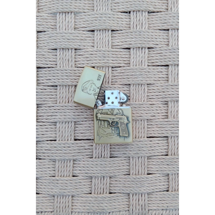 Ozel Tasarim Sari renkli 92F Tabancali asker kabartmali word A gun yazili mermi ve hedef tahtali premium zippo Cakmak