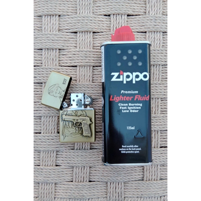Ozel Tasarim Sari renkli 92F Tabancali asker kabartmali word A gun yazili mermi ve hedef tahtali premium zippo Cakmak