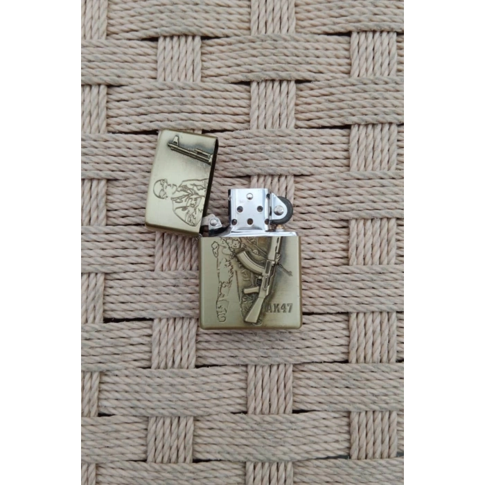Ozel Tasarim Sari renkli AK-47 Tufekli asker kabartmali premium zippo Cakmak