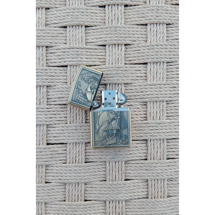 Ozel Tasarim Sari renkli Dunya Haritali Savas Gemili kabartmali premium zippo Cakmak