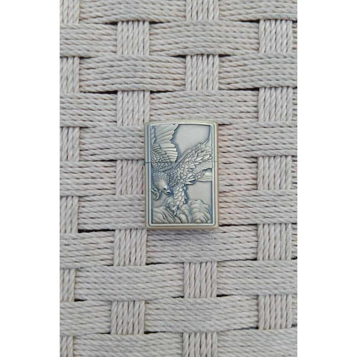 Ozel Tasarim Sari renkli Eagle kabartmali zippo Cakmak